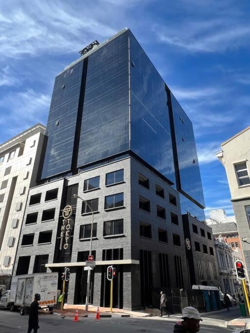 The Tokyo Luxury 210 * Cape Town